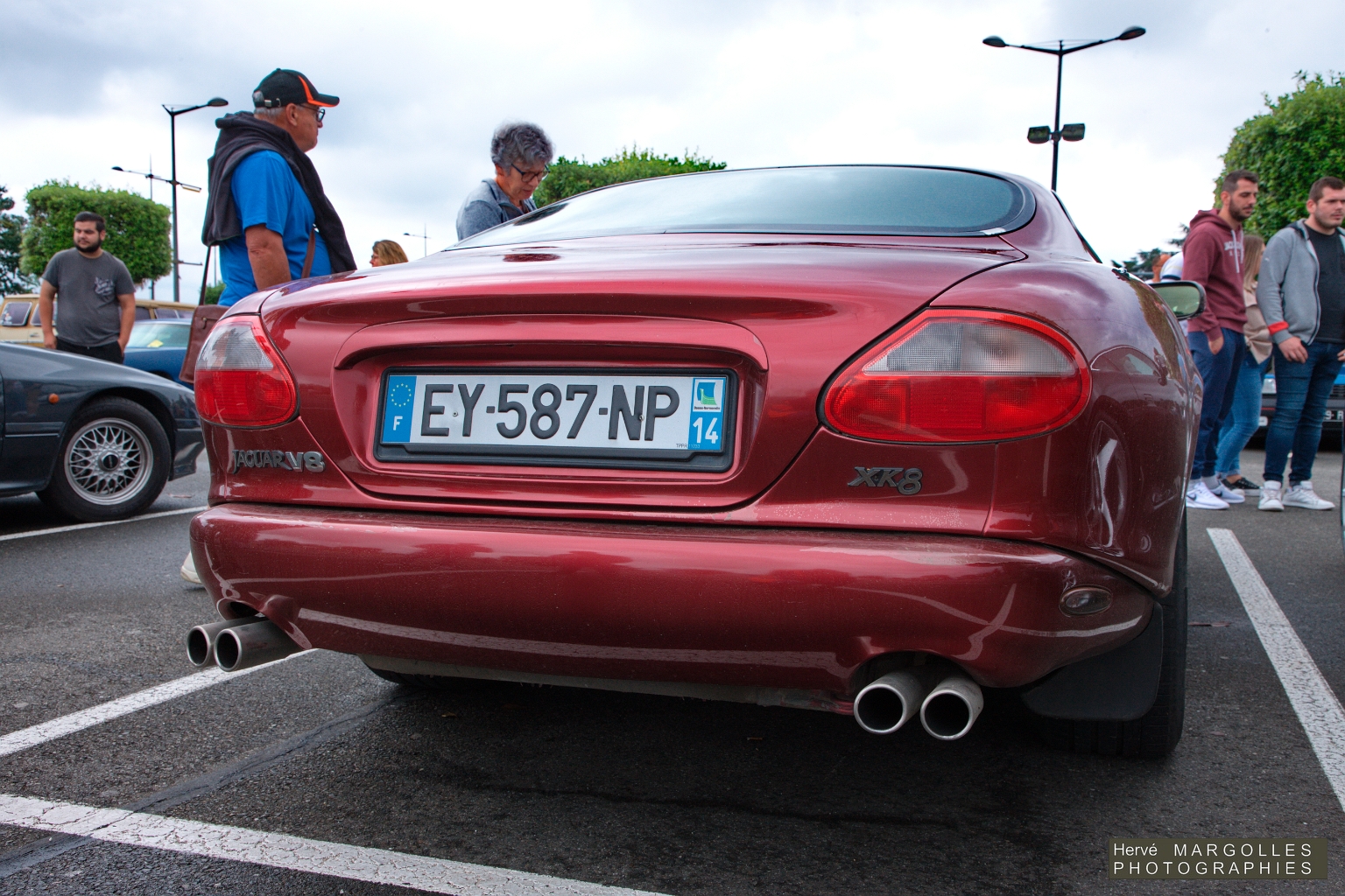 Jaguar XK8-02.jpg